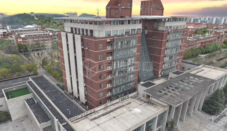 大学校园3d高斯泼溅三维扫描建模展示